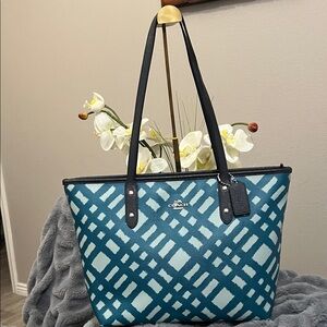 Coach Wild Plaid Teal City Zip Bag EUC retail $295